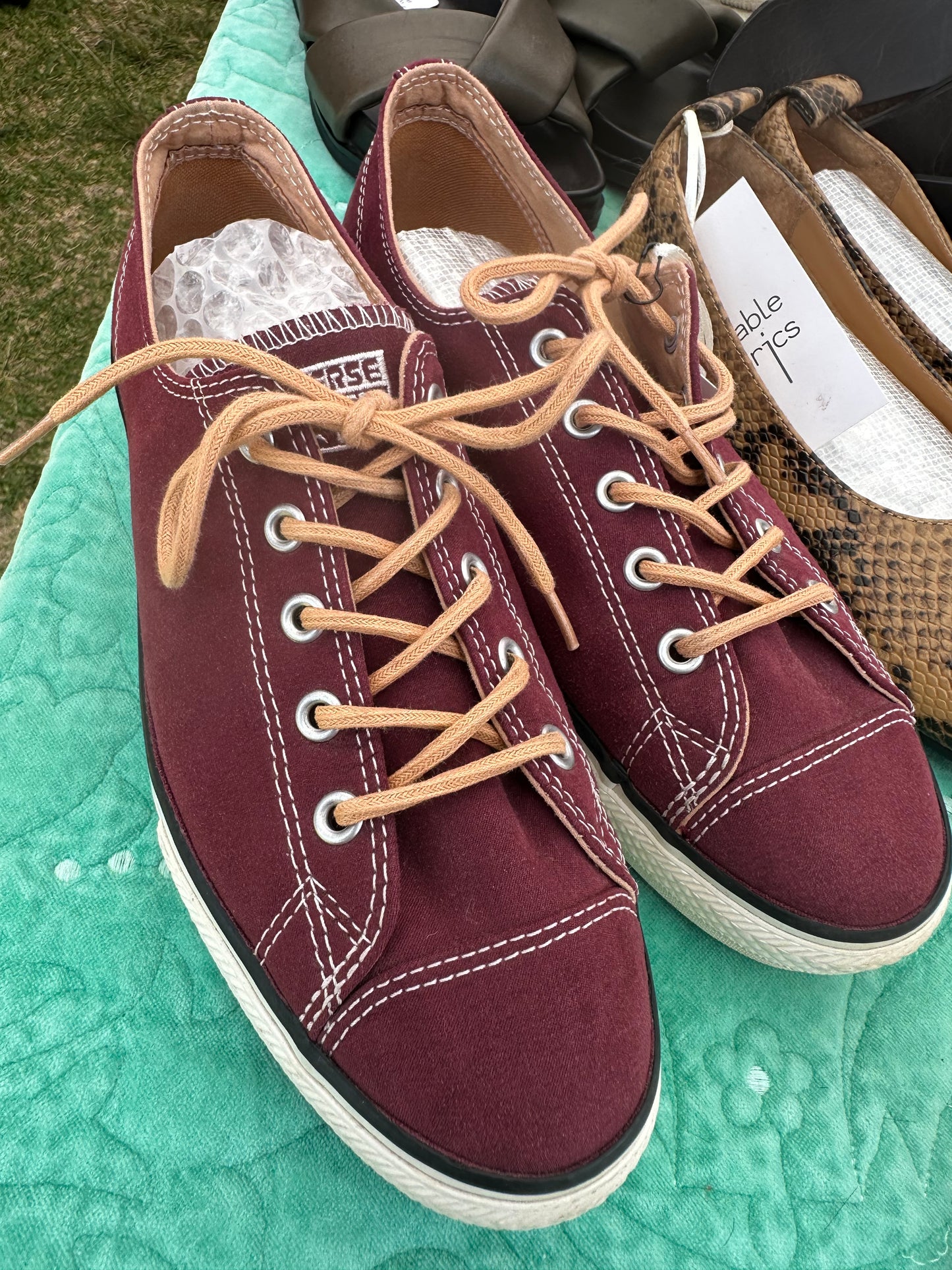 Converse All Stars Maroon size 39