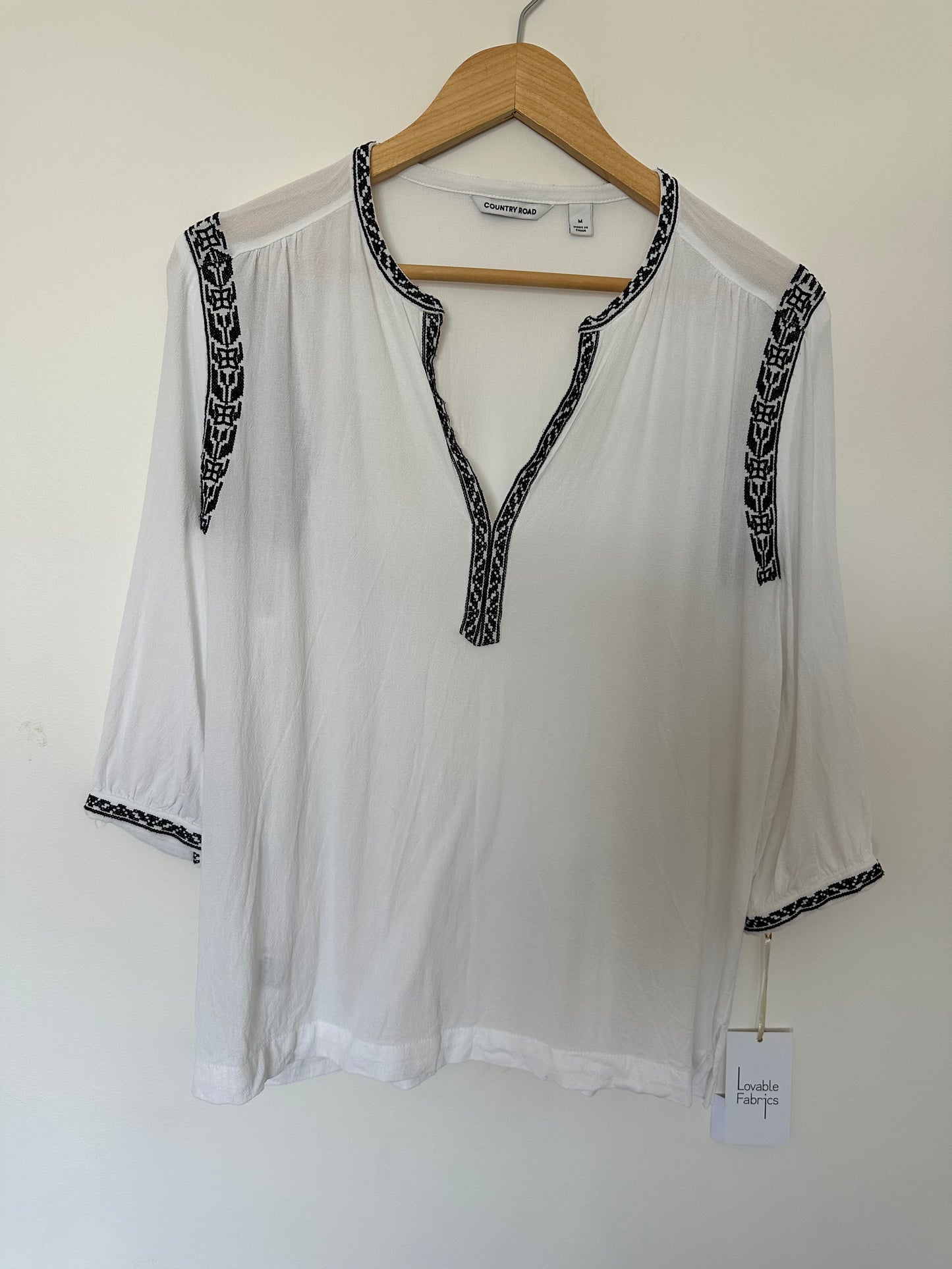 COUNTRY ROAD Black embroidery blouse Size M