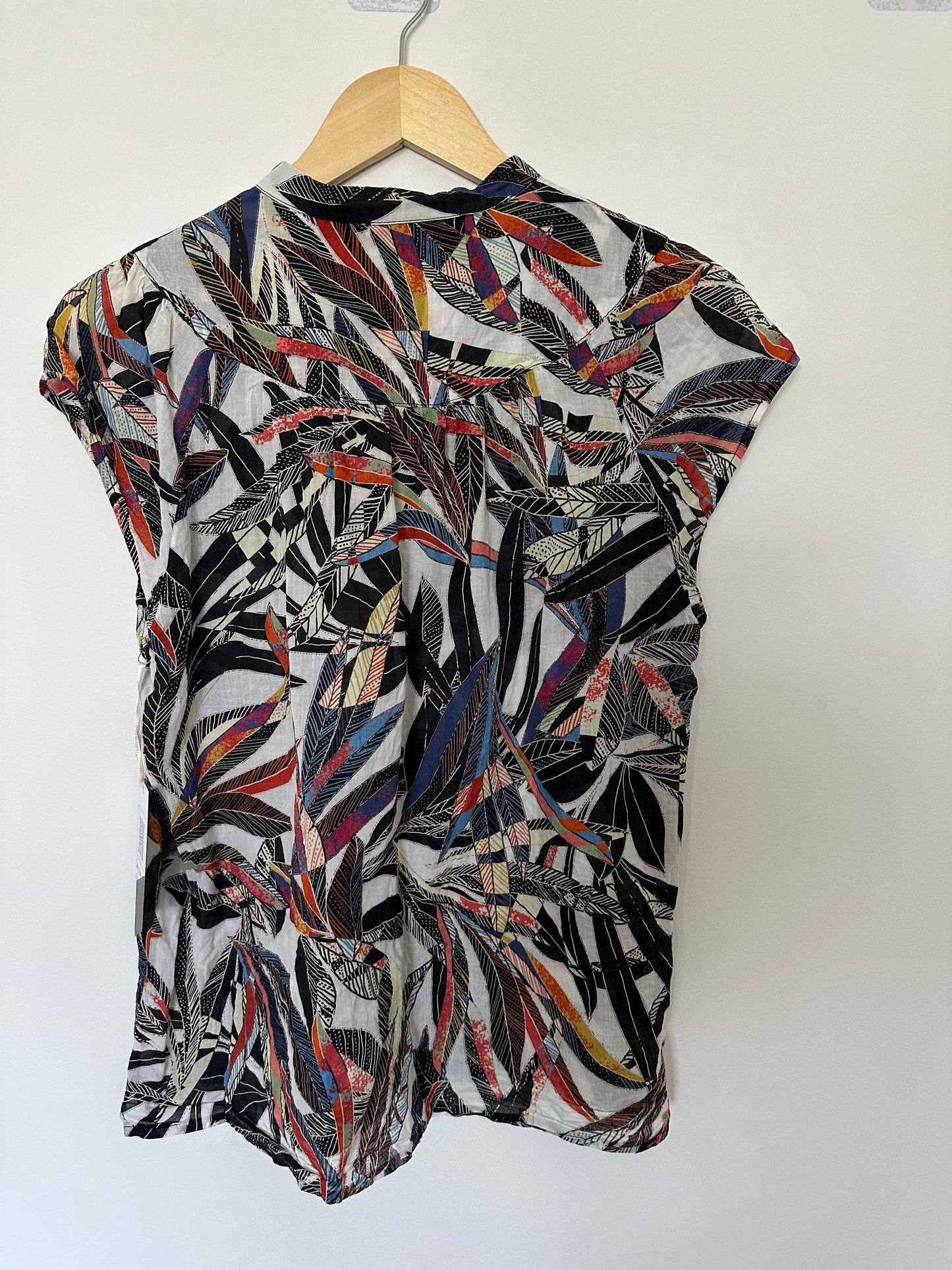 CAROL PARIS Feather blouse Size 8-10